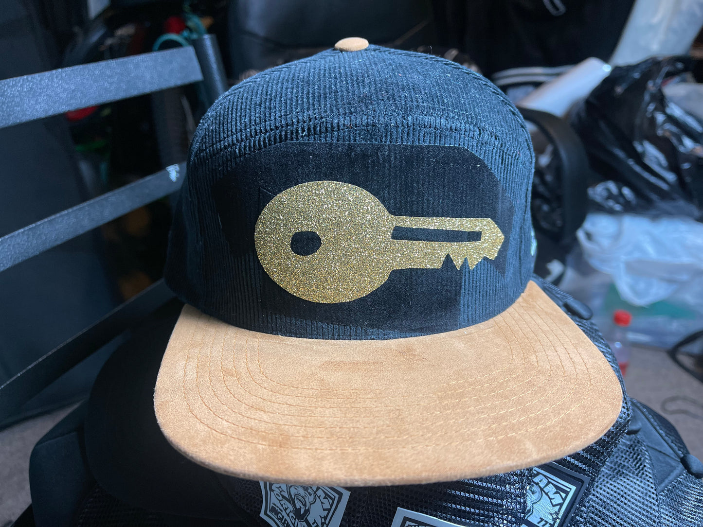 Key x White hat
